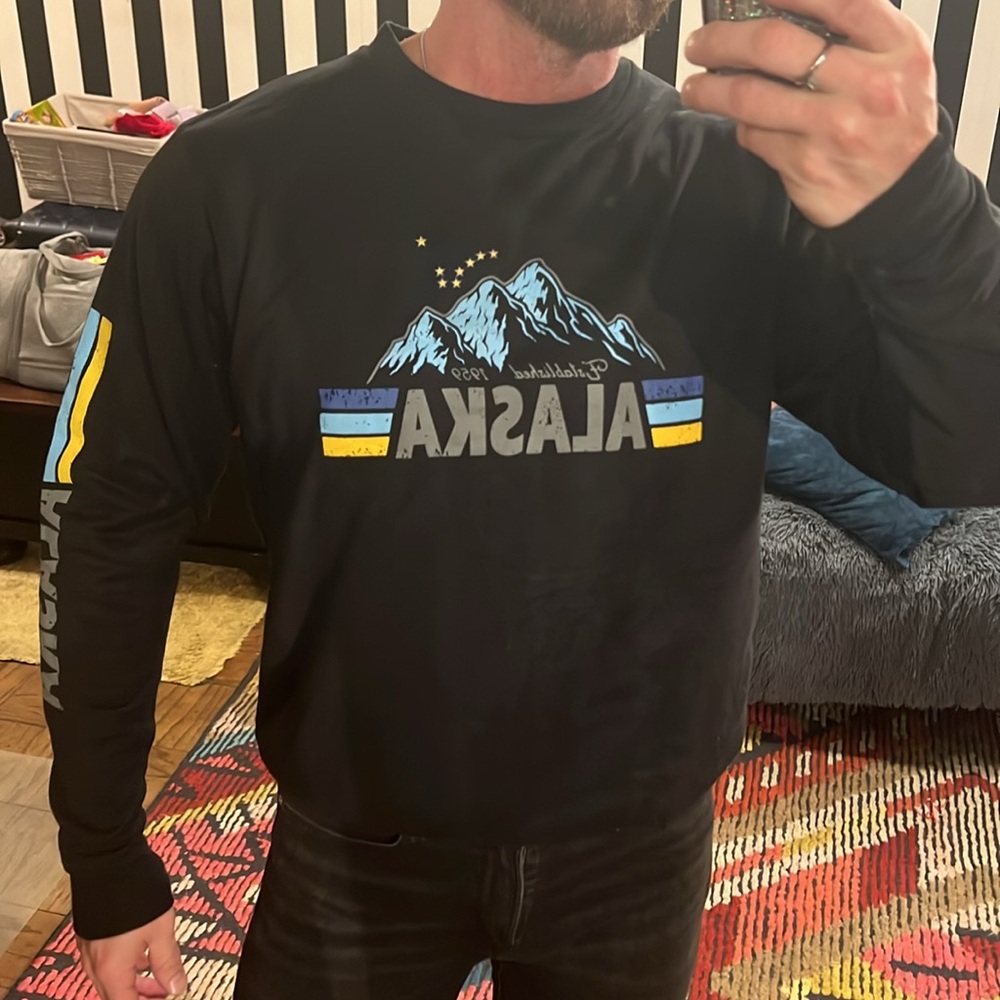 Souvenir, Alaska sweatshirt worn only once